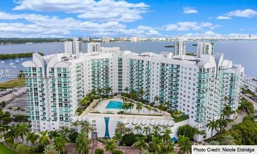 7900 Harbor Island Dr