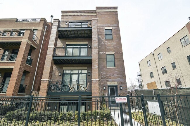 Photo - 4342 N Ashland Ave Unit J06P
