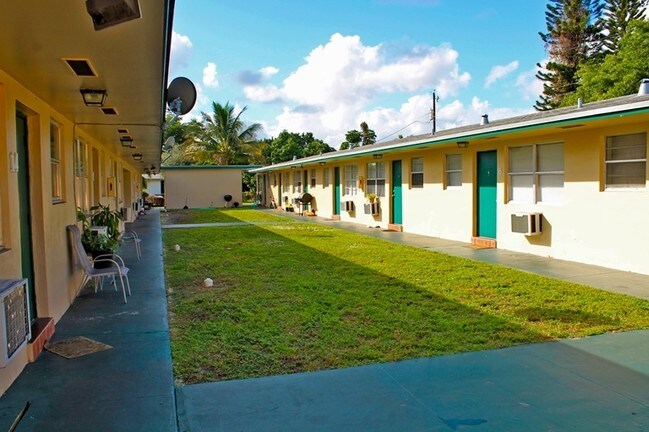 Photo - 6031 Polk St