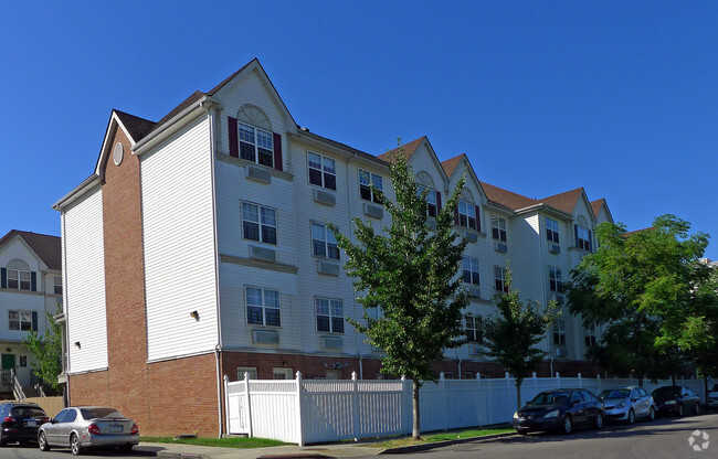 Photo - 1426 Loring Ave Apartments