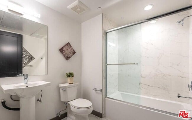 Photo - 552 N Hobart Blvd Unit 311