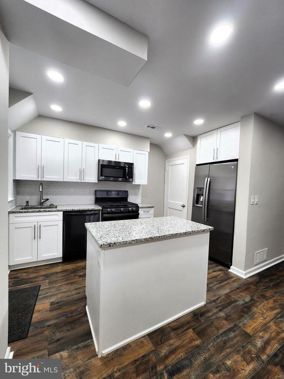 Photo - 349 Grovethorn Rd