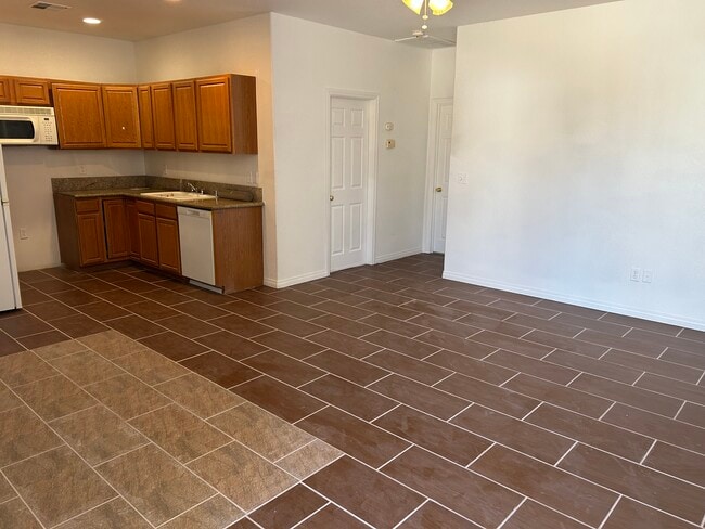 Building Photo - 10730 Garibaldi Dr Unit B