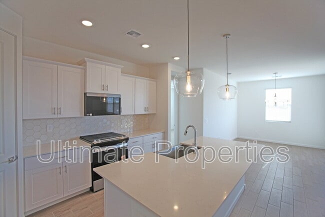 Photo - 17655 W Monroe St