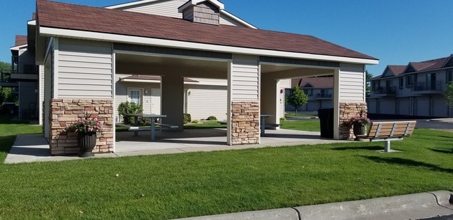 Arcade Estates West