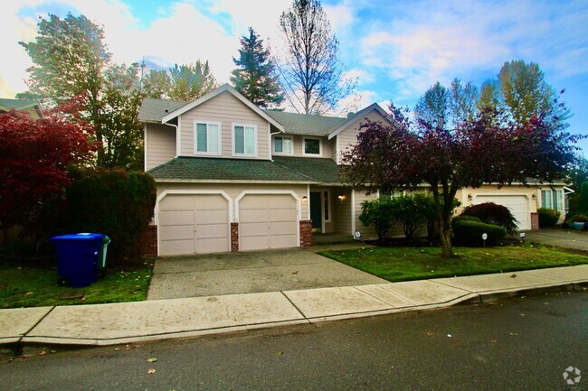 Building Photo - Renton Highlands House ready to be someone...