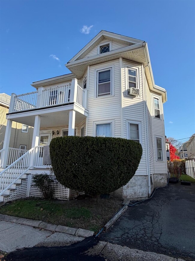 Building Photo - 31 Illinois Ave Unit 1