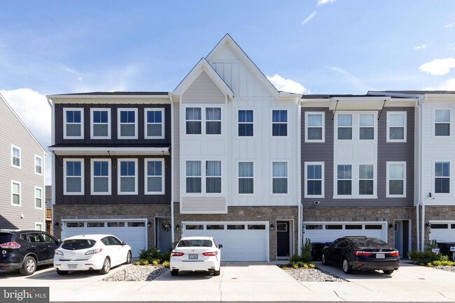 Photo - 3912 Applegate Ct Townhome
