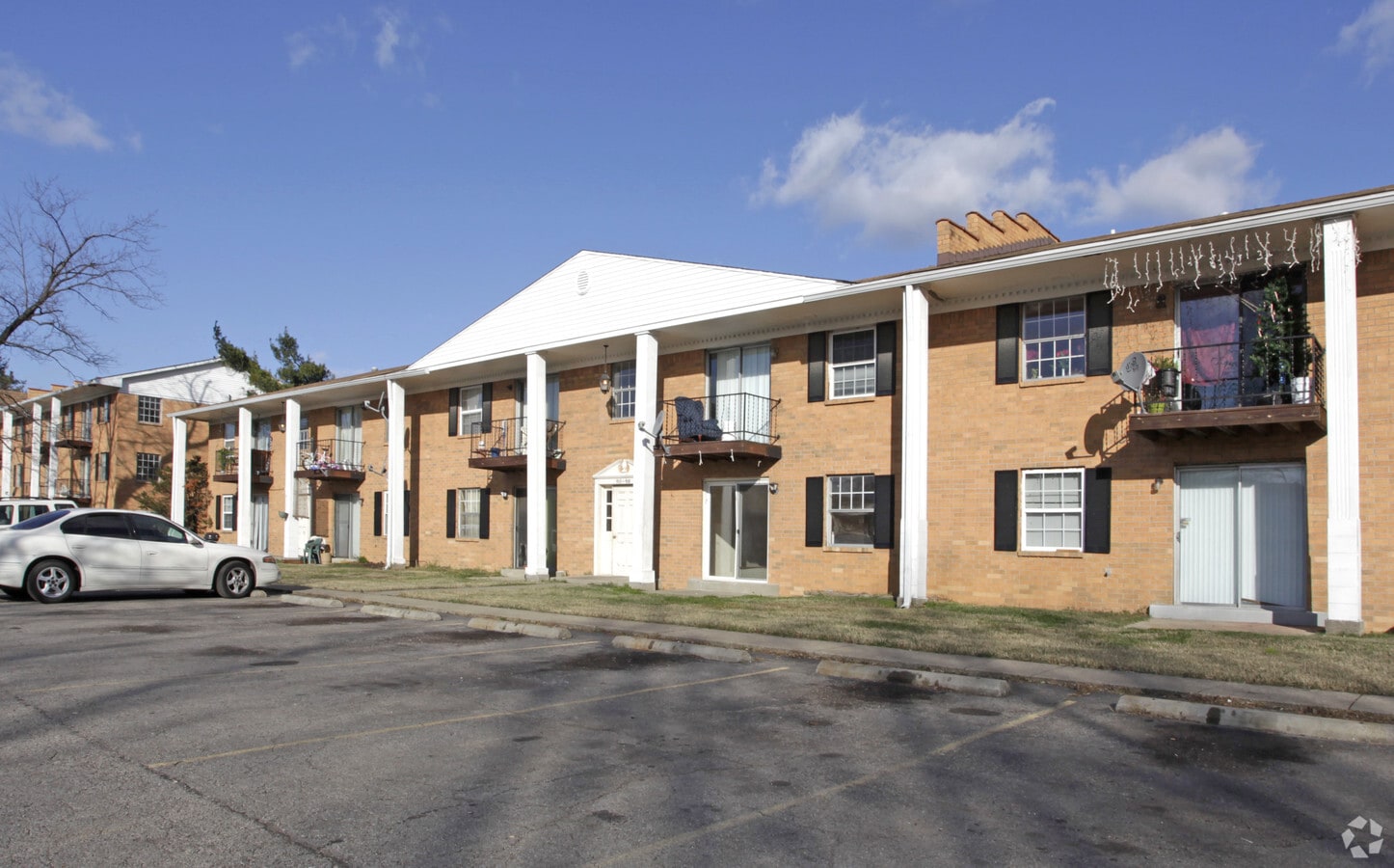 Eric Court Apartments - Eric Court Apartments