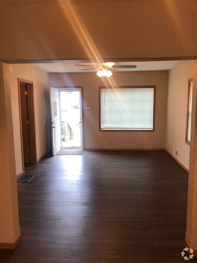 Building Photo - Cozy & Modern 1BD/1BA HOME for Rent!