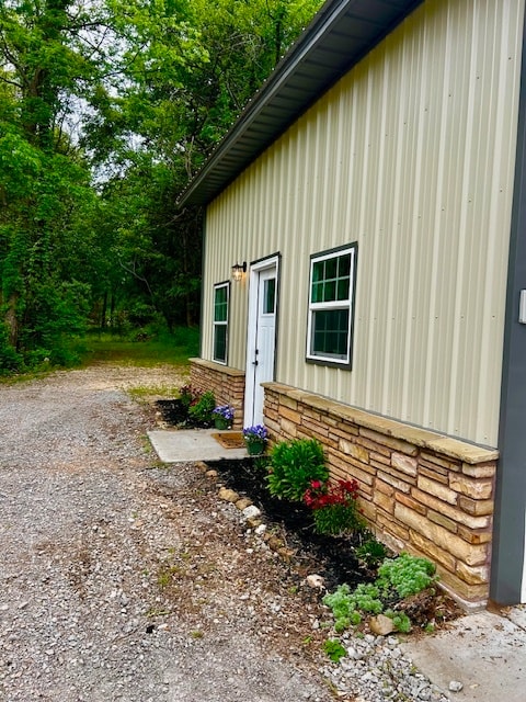 Fotografía del edificio - 2720 S 85th St E Unidad 1 Bed 1 Bath Guesthouse