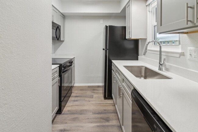 River Pointe Apartments - River Pointe Apartments