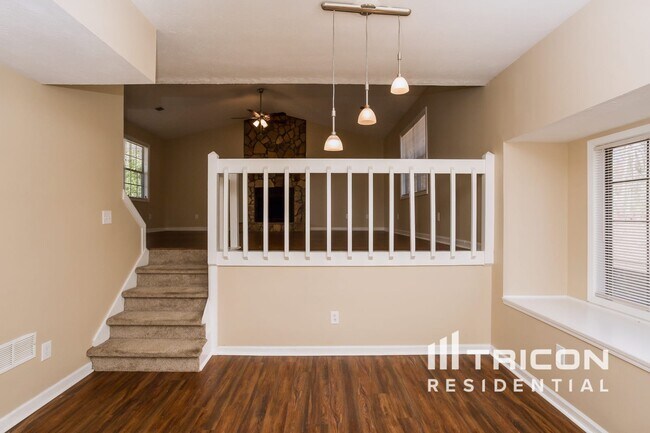 Photo - 2740 Chickory Hill