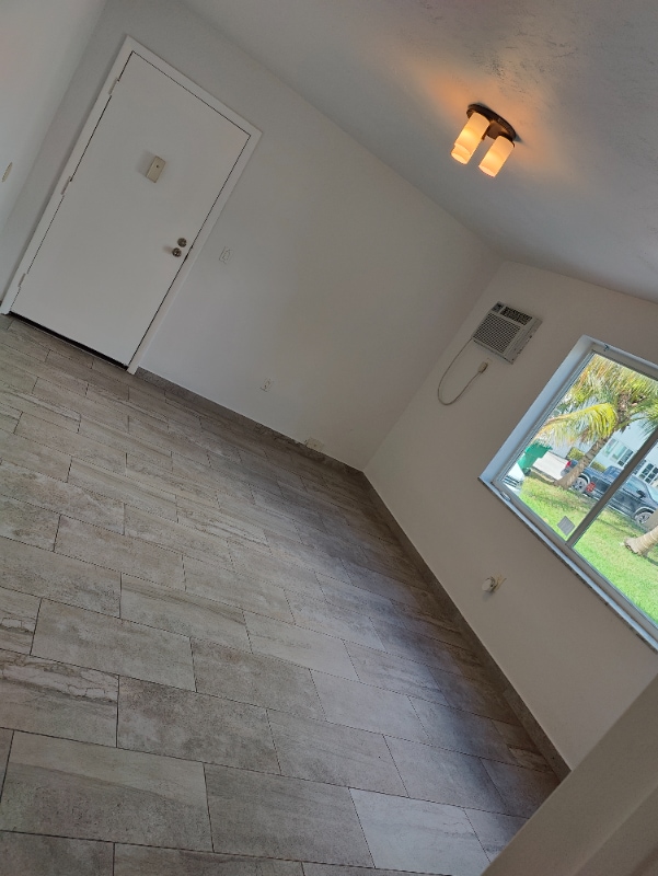 Photo - 7839 N Bayshore Dr