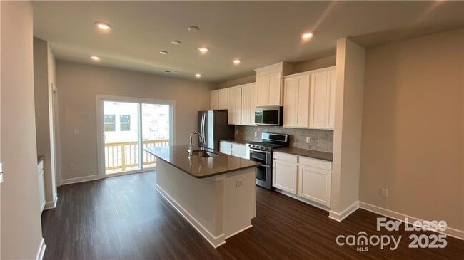 Photo - 3860 Memorial Pkwy