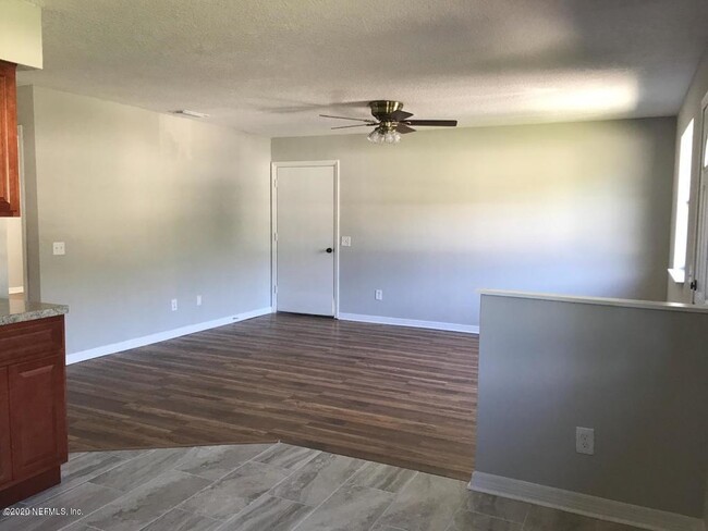 Photo - 1055 STOCKS St