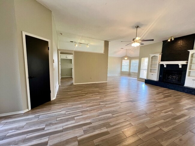 Photo - 9300 Buttonwood Ave Casa