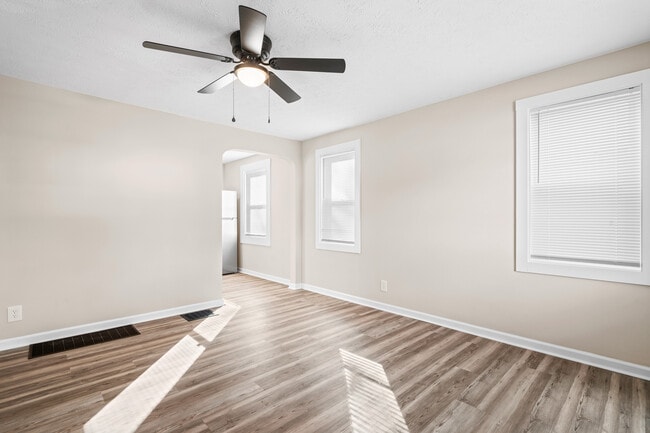 Photo - 1747 E Frankfort St