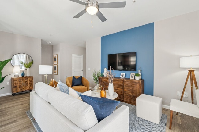 Photo - Riverside Station