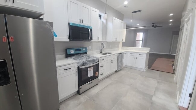 Photo - 6443 S Peoria St