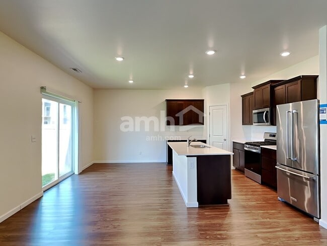 Photo - 2323 NW Matteo Dr