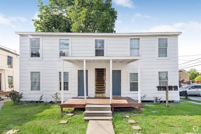Building Photo - 1911 Benson St Unit 2 Rental