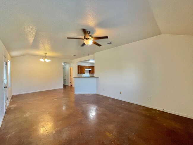 Photo - 3709 John Chisholm Loop