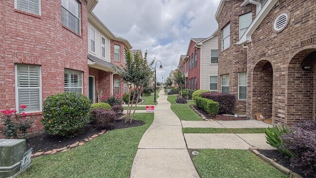 Photo - 1909 Kemah Village Dr