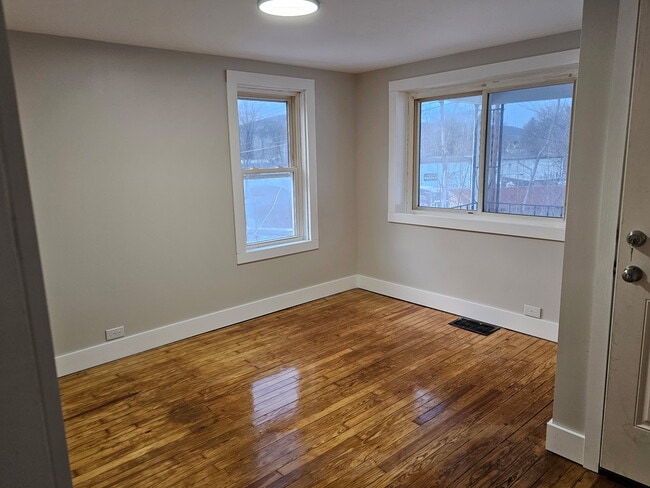 Building Photo - 32 Phelps St Unit 1