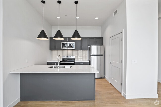 1BR, 1BA - 706SF - Kitchen