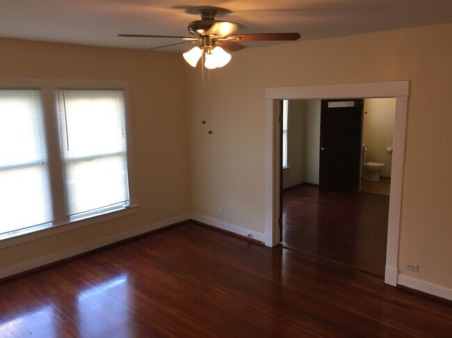 112 E Courtland Pl Unidad 2