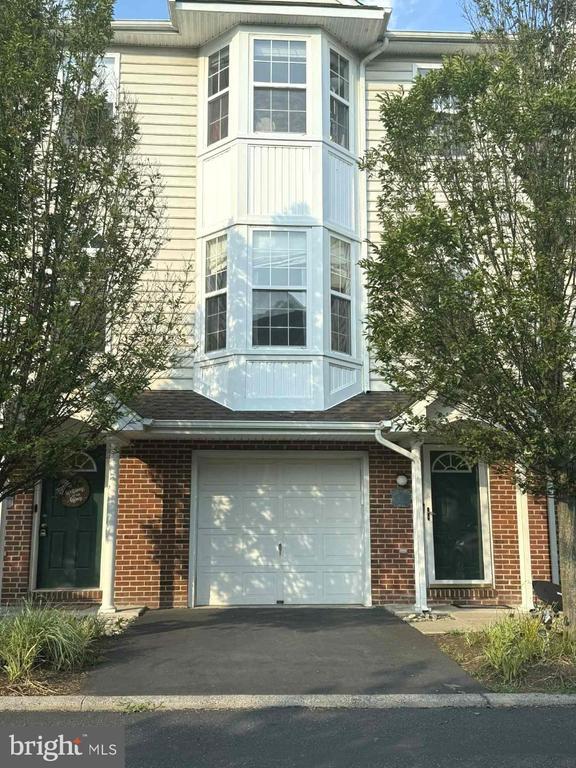 Photo - 35 Cameron Ct Townhome