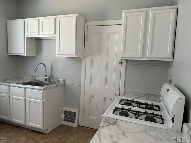 Photo - 539 N Elm Ave