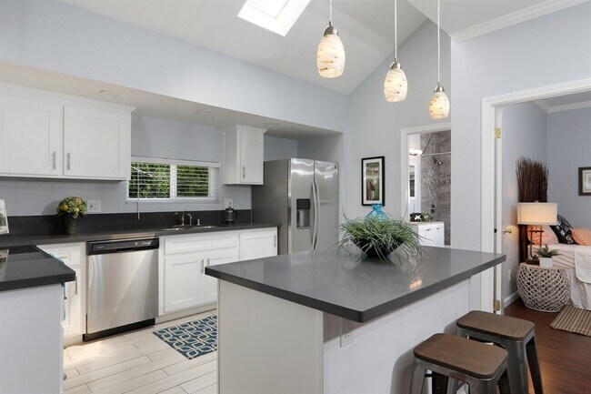 Photo - Beautiful 2 Bdrm, 1 Bath Downtown Sac Remodel!