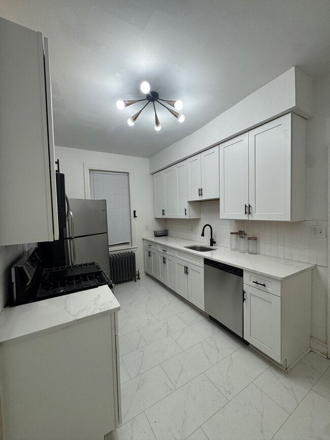 Building Photo - 5409 Walnut St Unit Bedroom 1 Walnut Retreat