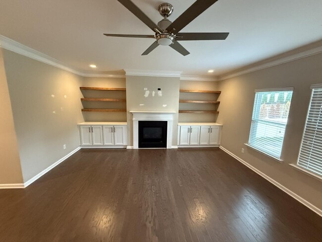 Photo - 371 Livingston Dr