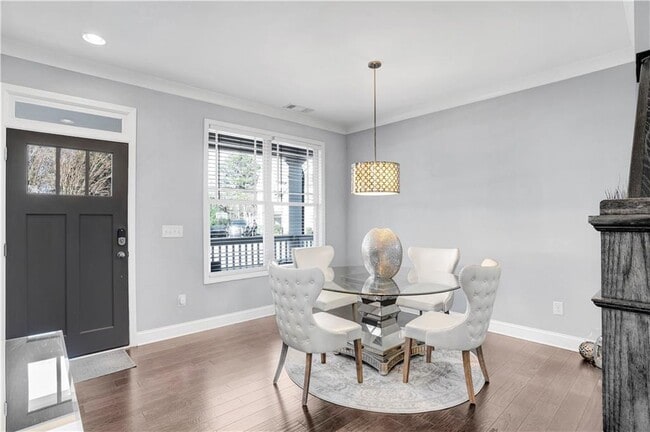 Photo - 1395 Marion St SE