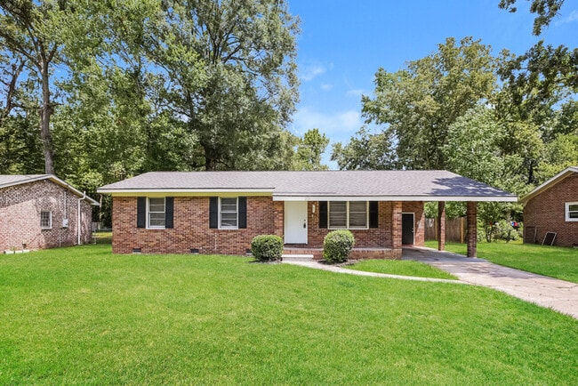 Building Photo - 221 N Pandora Dr Rental