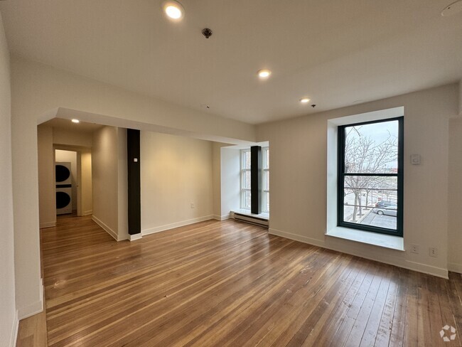 Building Photo - 110 W 9th St Unit 2M Rental