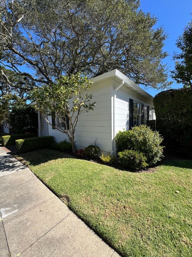 Photo - Beautiful Home in Burlingame!!