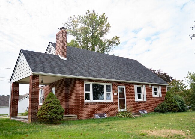 Photo - 3950 Locust Grove Rd