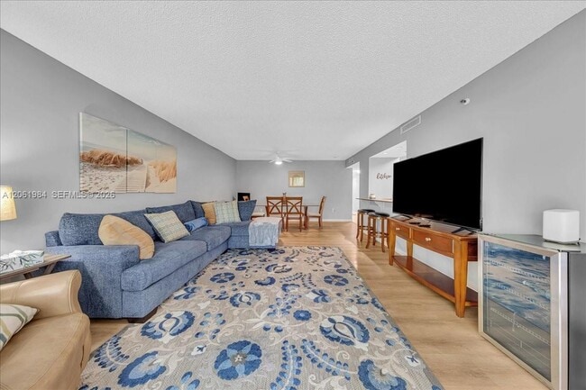 Photo - 2240 N Cypress Bend Dr Unit 204