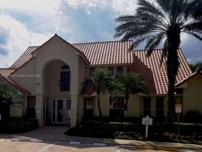 Photo - 1281 SW 46th Ave Unidad 2502 Rental