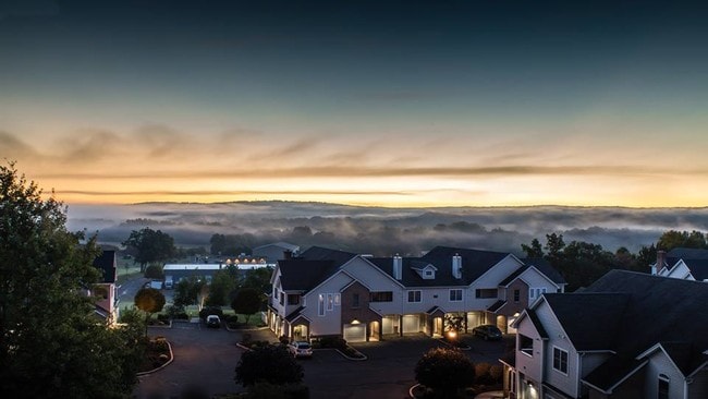 The Mansions at Hockanum Crossing - The Mansions at Hockanum Crossing