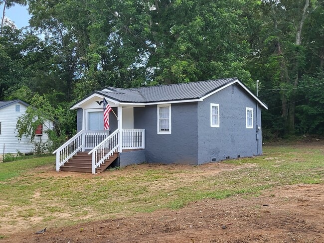 Photo - 105 Baxter St