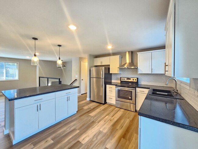 1721 E 58th Ave