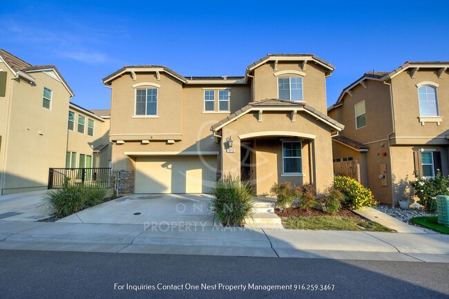 Large, centrally located home in Rocklin, CA - Large, centrally located home in Rocklin, CA