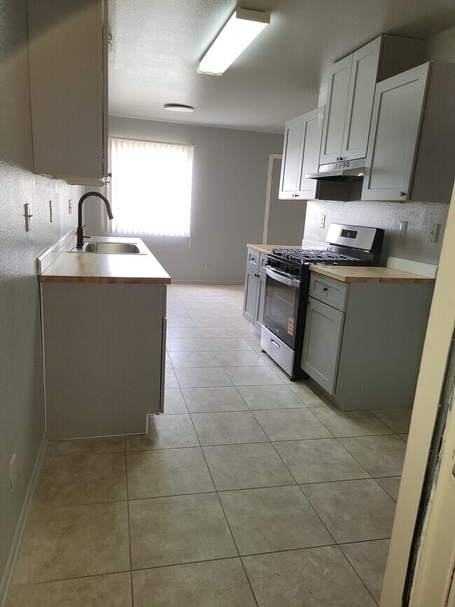 1920 E Cypress St Unit 26
