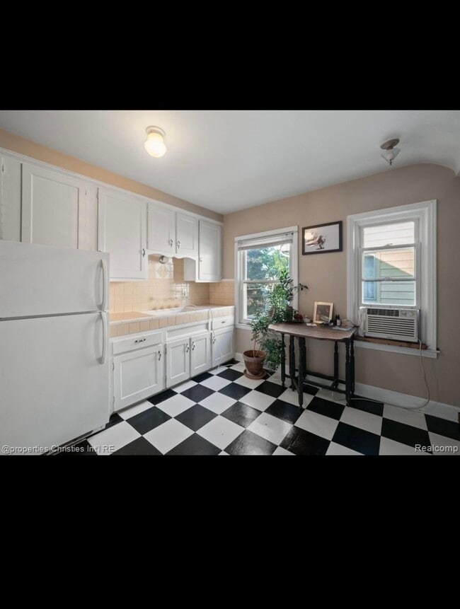 Photo - 18 Woodward Heights Blvd
