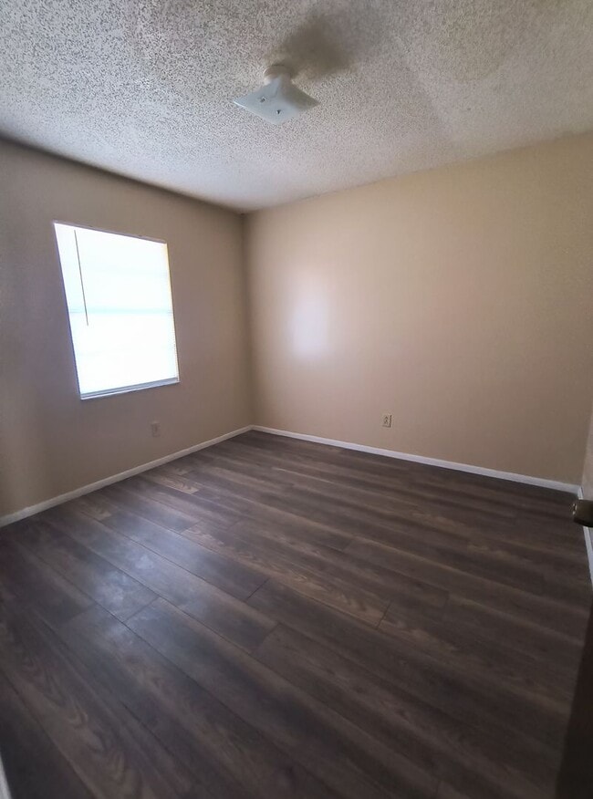 Photo - Spacious 3-Bedroom 2 Bathroom Apartment for Rent!
